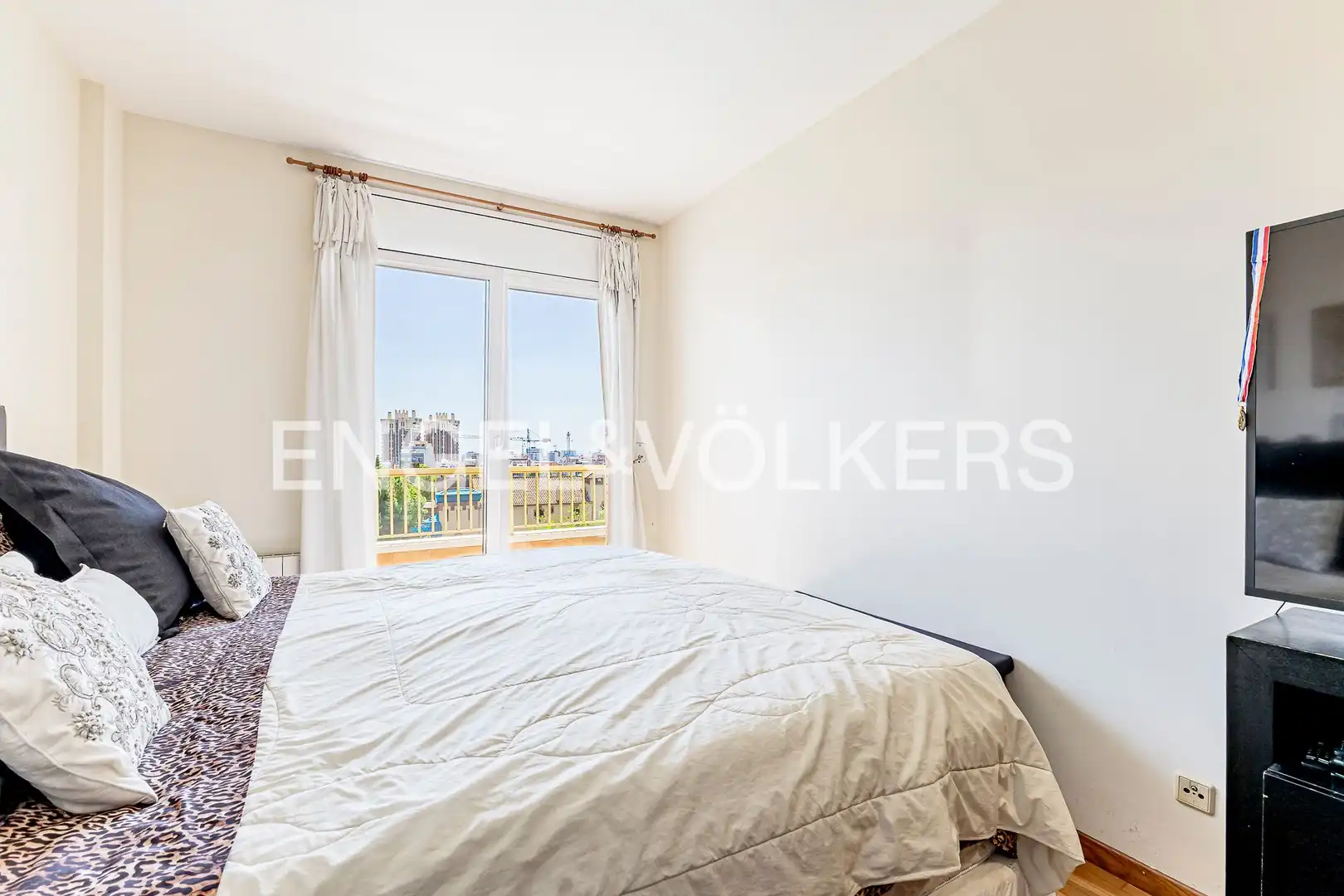 Flat with terrace to rent in El Centre, imagen 15