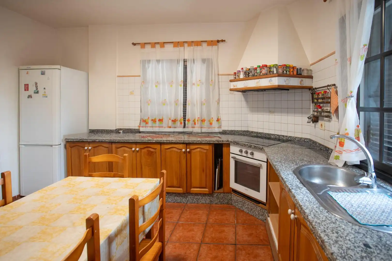 Cuina de Casa adosada en venda en El Sauzal amb Terrassa, Traster i Balcó