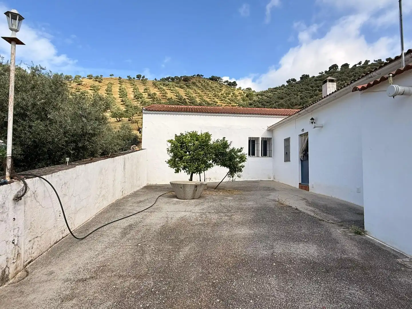 Außenansicht von Country house zum Verkauf in Obejo
