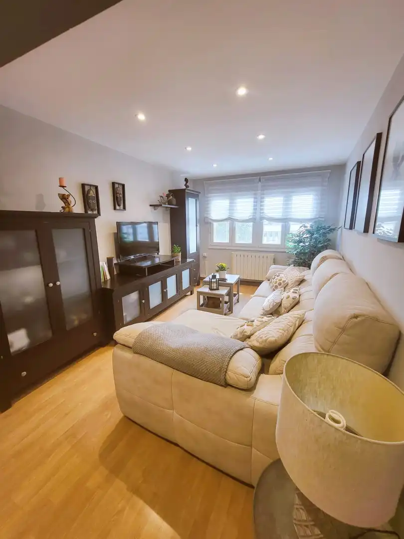 Wohnzimmer von Wohnung zum Verkauf in Avilés mit Heizung, Abstellraum und Möbliert