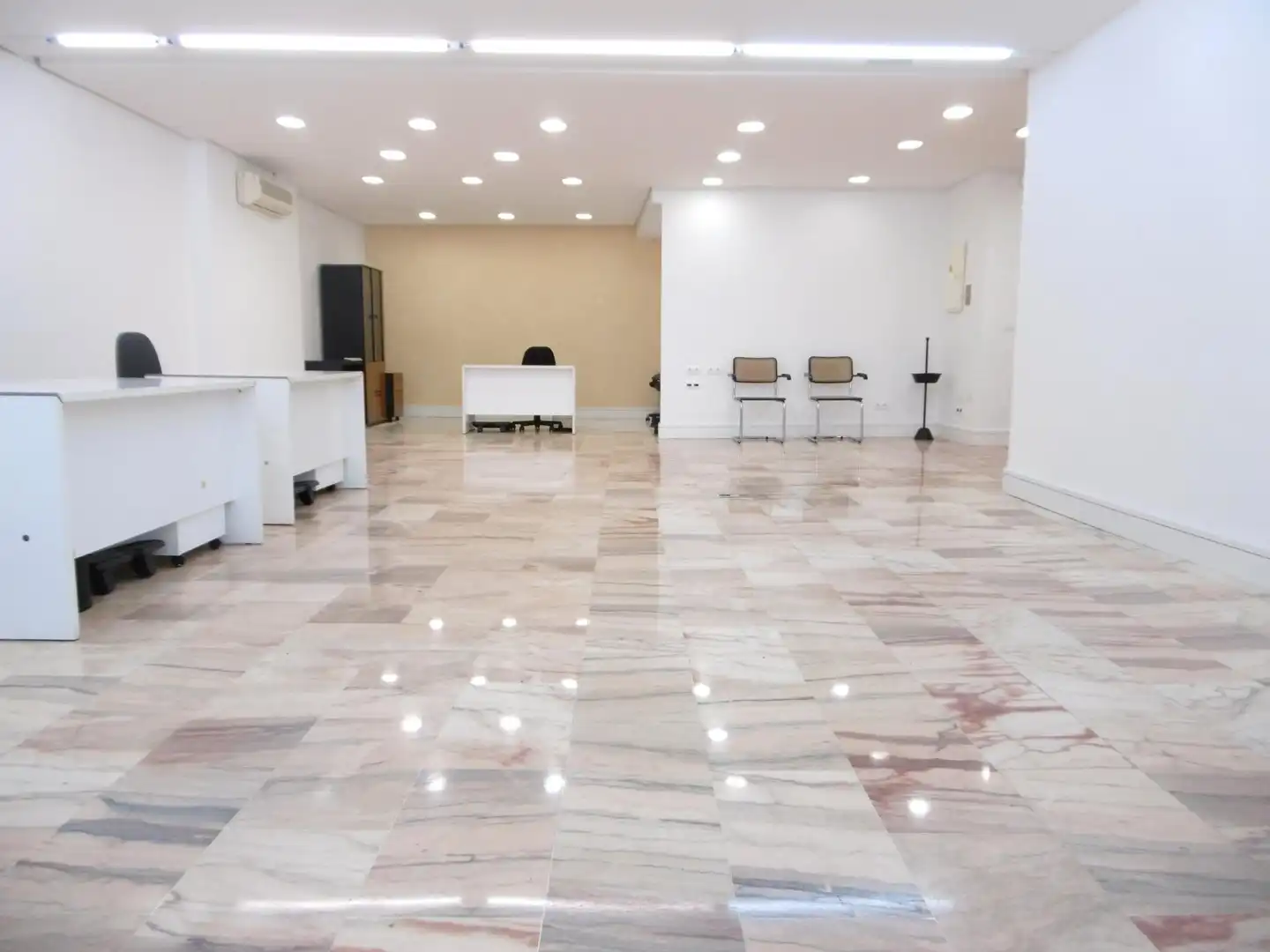 Office space to rent in santiago 9