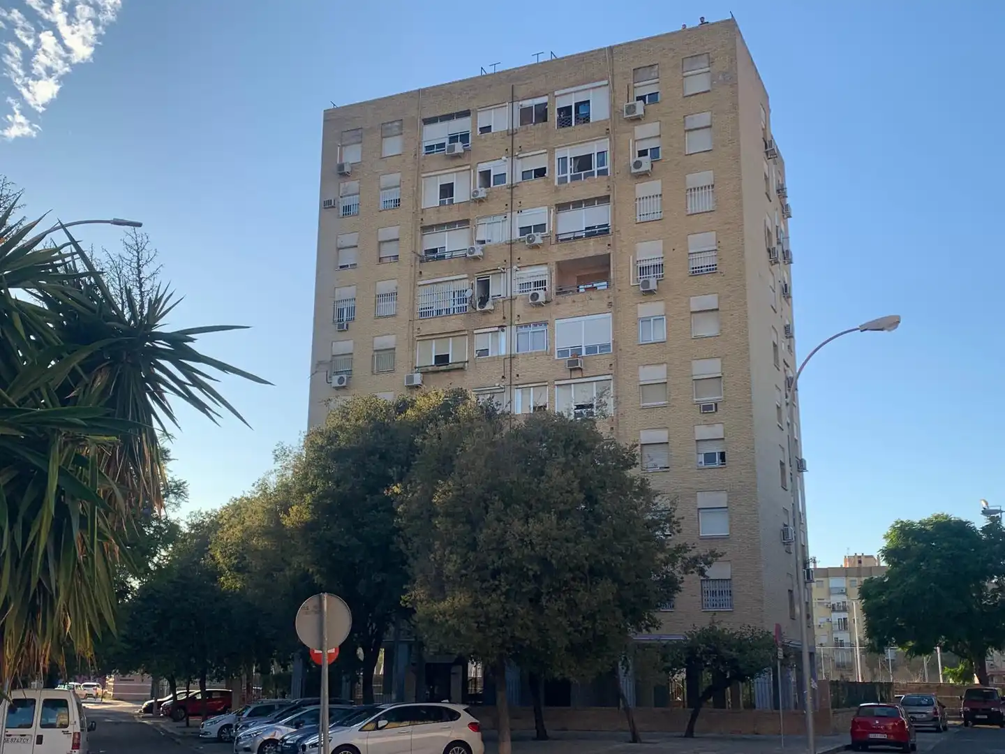 Exterior view of Flat for sale in Sevilla  with Air Conditioner and Furnished