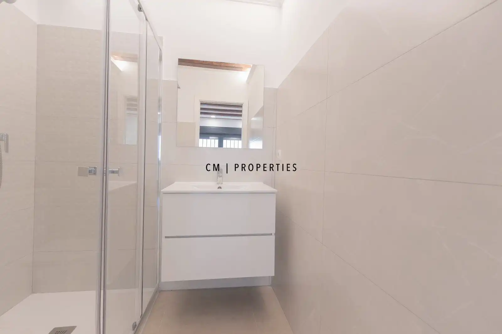 Bathroom of Flat for sale in Valencia  with Air Conditioner, Heating and Swimming Pool