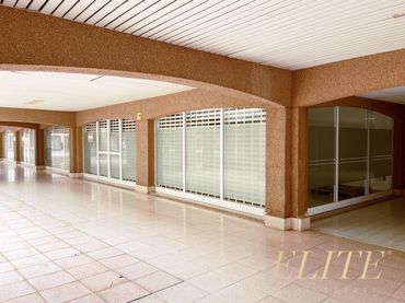 Locale commerciale in affitto a Calle Teobaldo Power S/N