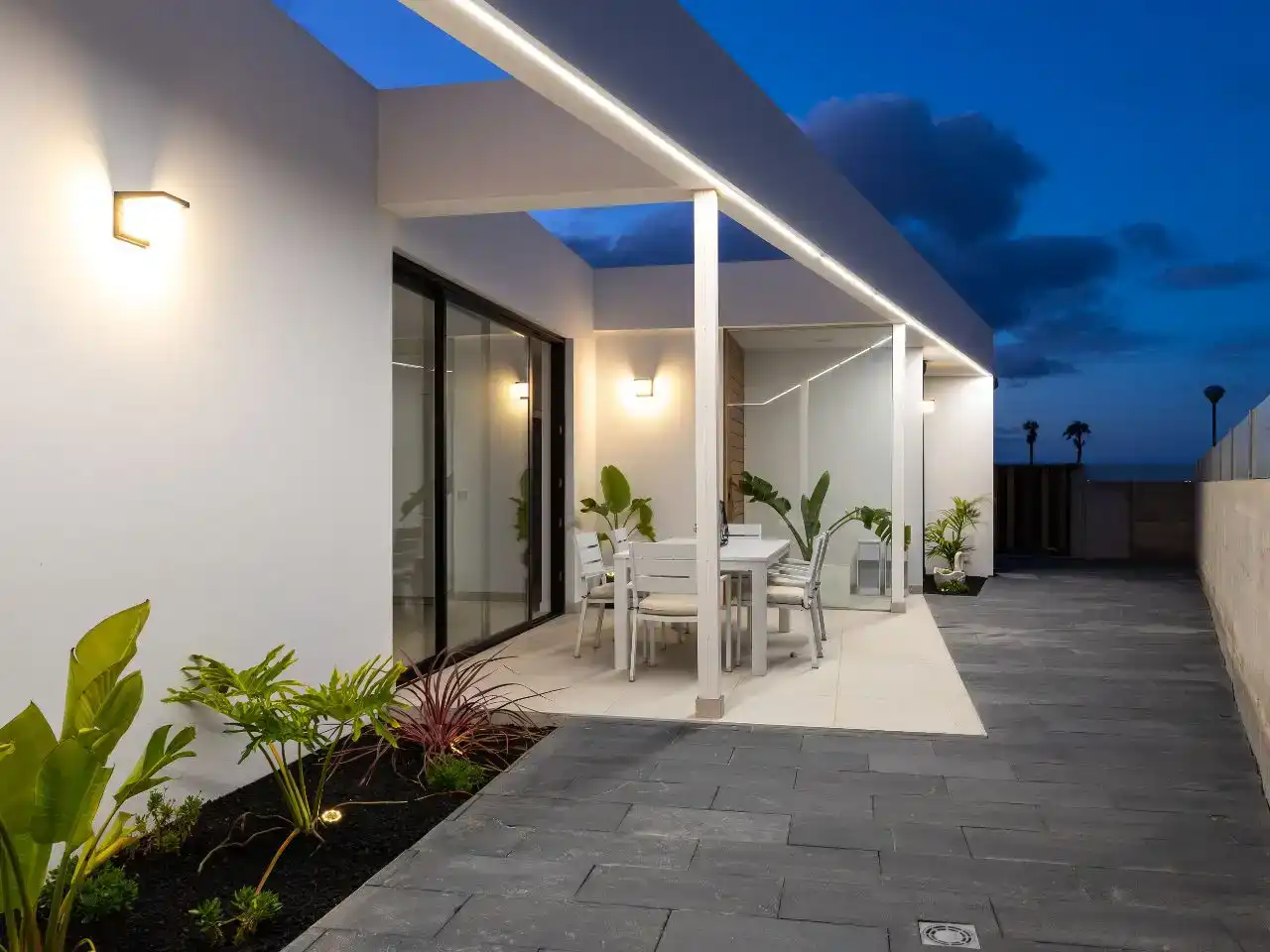 Terrace of Detached homes for rent in Antigua  with Air Conditioner and Swimming Pool