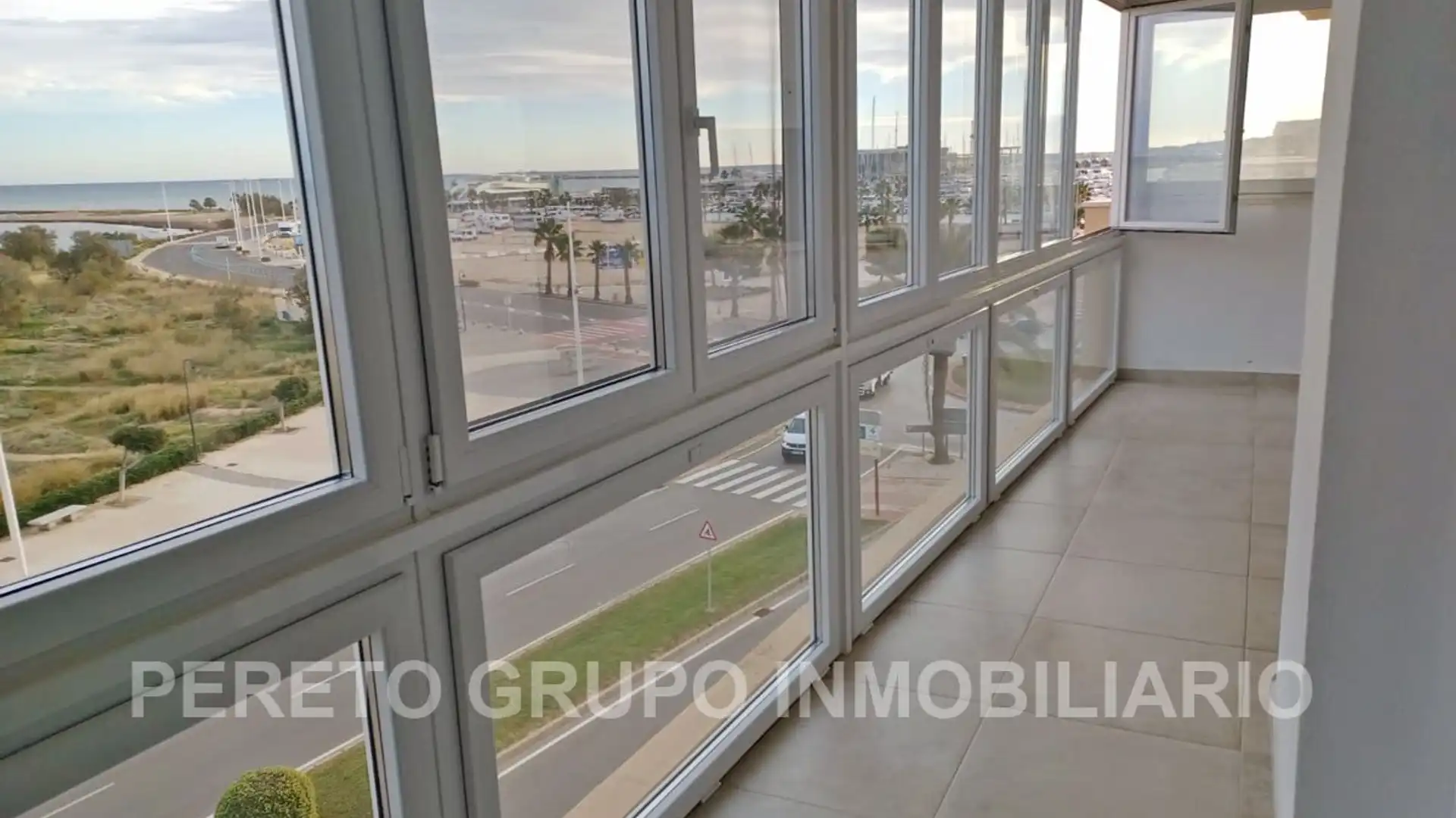 Vista exterior de Àtic en venda en Dénia amb Aire condicionat, Calefacció i Jardí privat