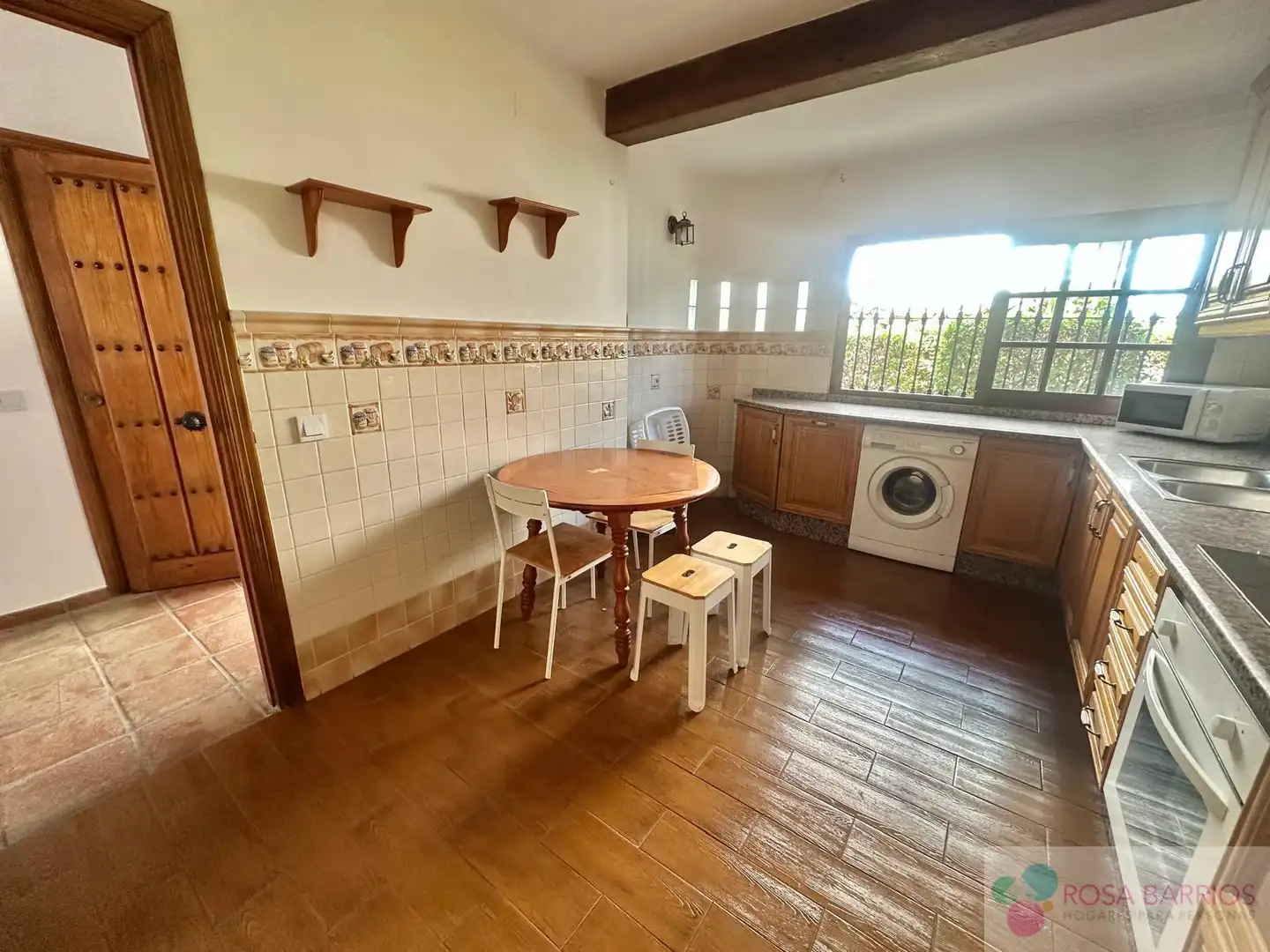Cocina de Casa adosada de alquiler en Estepona con Terraza y Piscina comunitaria