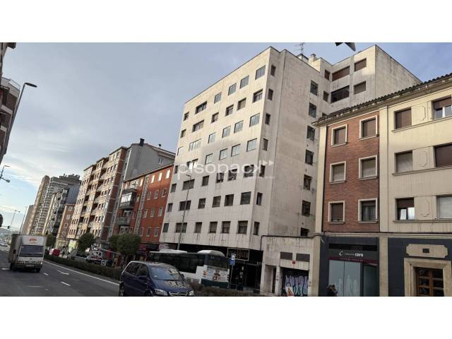Piso en Venta en Avenida Zaragoza en Azpilañaga