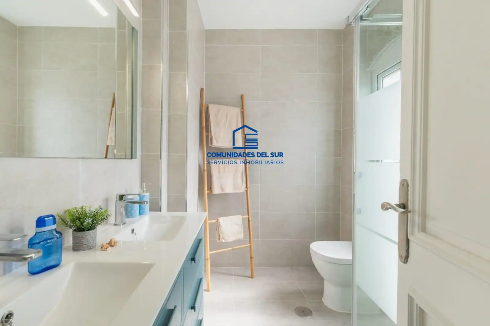 Bathroom of Apartments for rent in El Puerto de Santa María