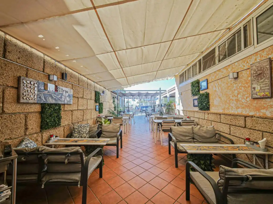 Terraza de Local en venta en Arona con Aire acondicionado