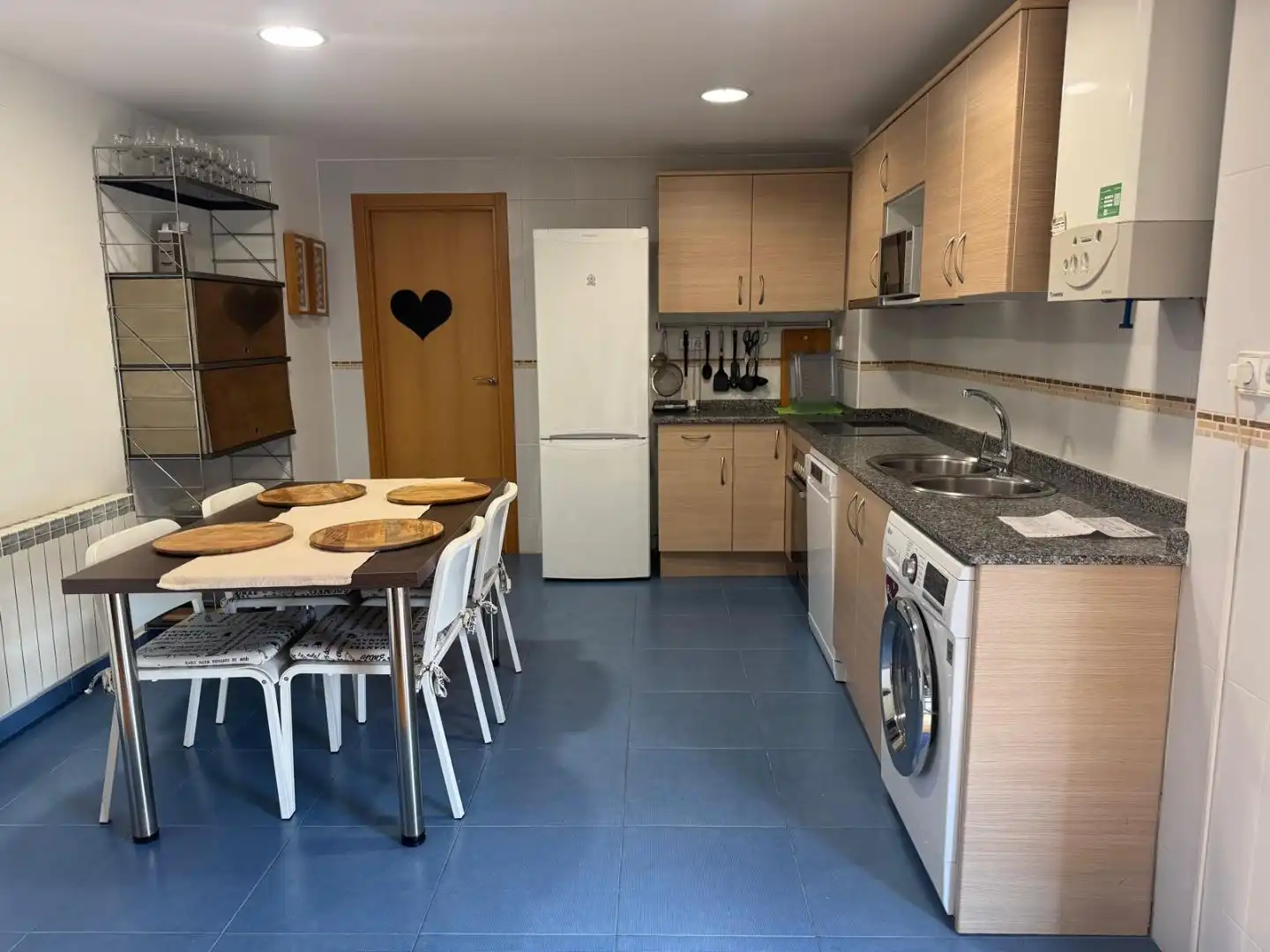 Kitchen of Flat for sale in Barbastro, Huesca