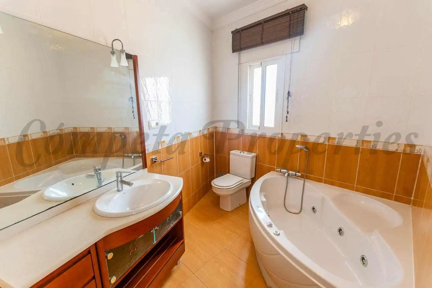 Apartament amb terrassa en venda a Sayalonga, imagen 17