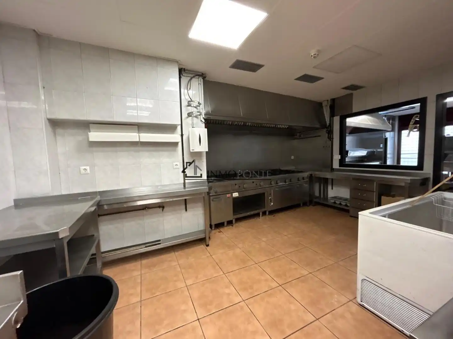 Business premises for sale in Zona de Plaza de Barcelos, imagen 15