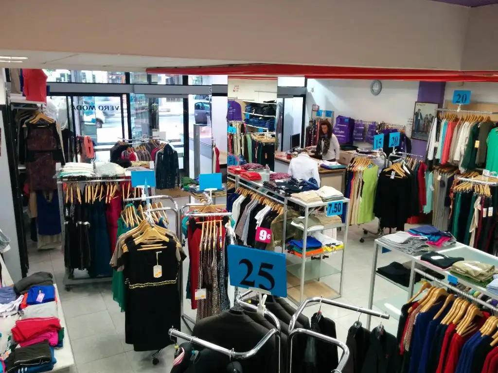 Local comercial de lloguer a navarra 110, imagen 4