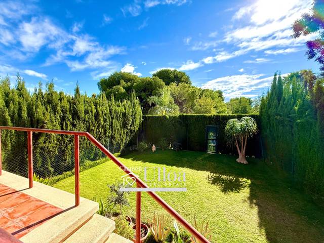 Casa adosada en Venta en Calle Aries en Almajada - Ravel