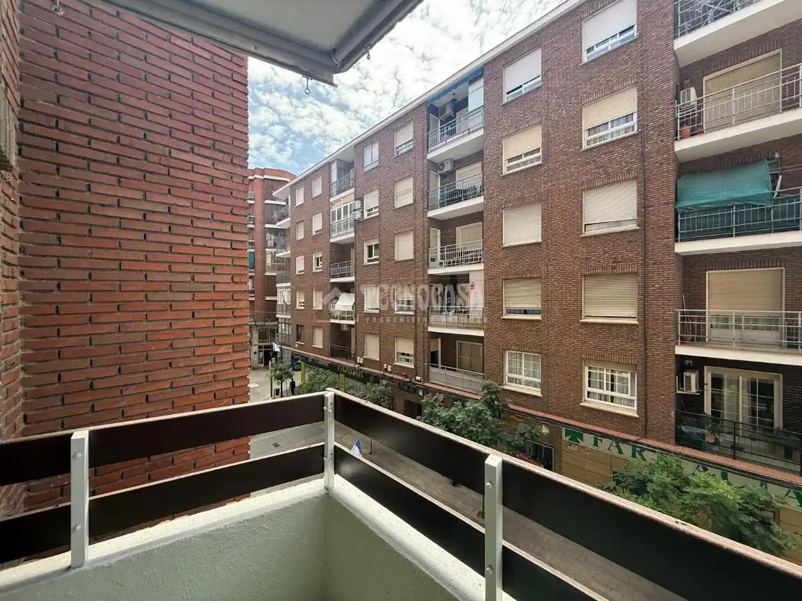 Vista exterior de Piso en venta en Talavera de la Reina con Terraza y Amueblado