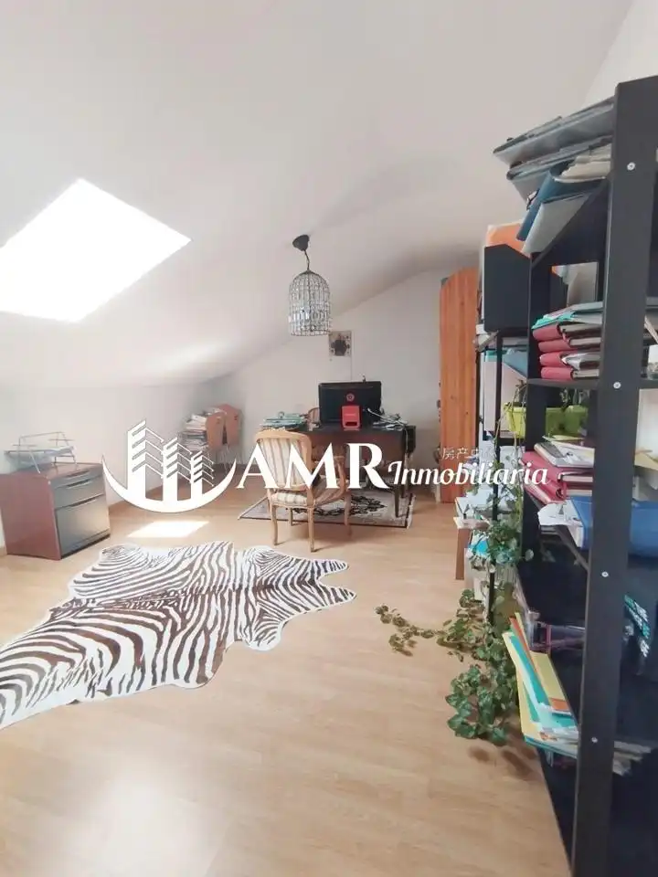 Dúplex en venta en Villalbilla con Aire acondicionado, Calefacción y Balcón