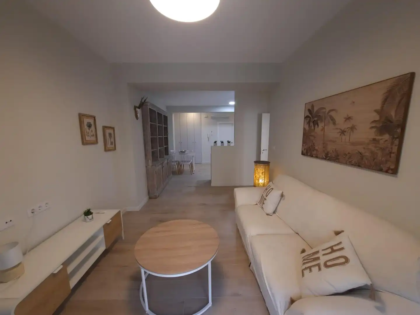 Living room of Flat for rent in Almansa  with Air Conditioner, Furnished and Balcony