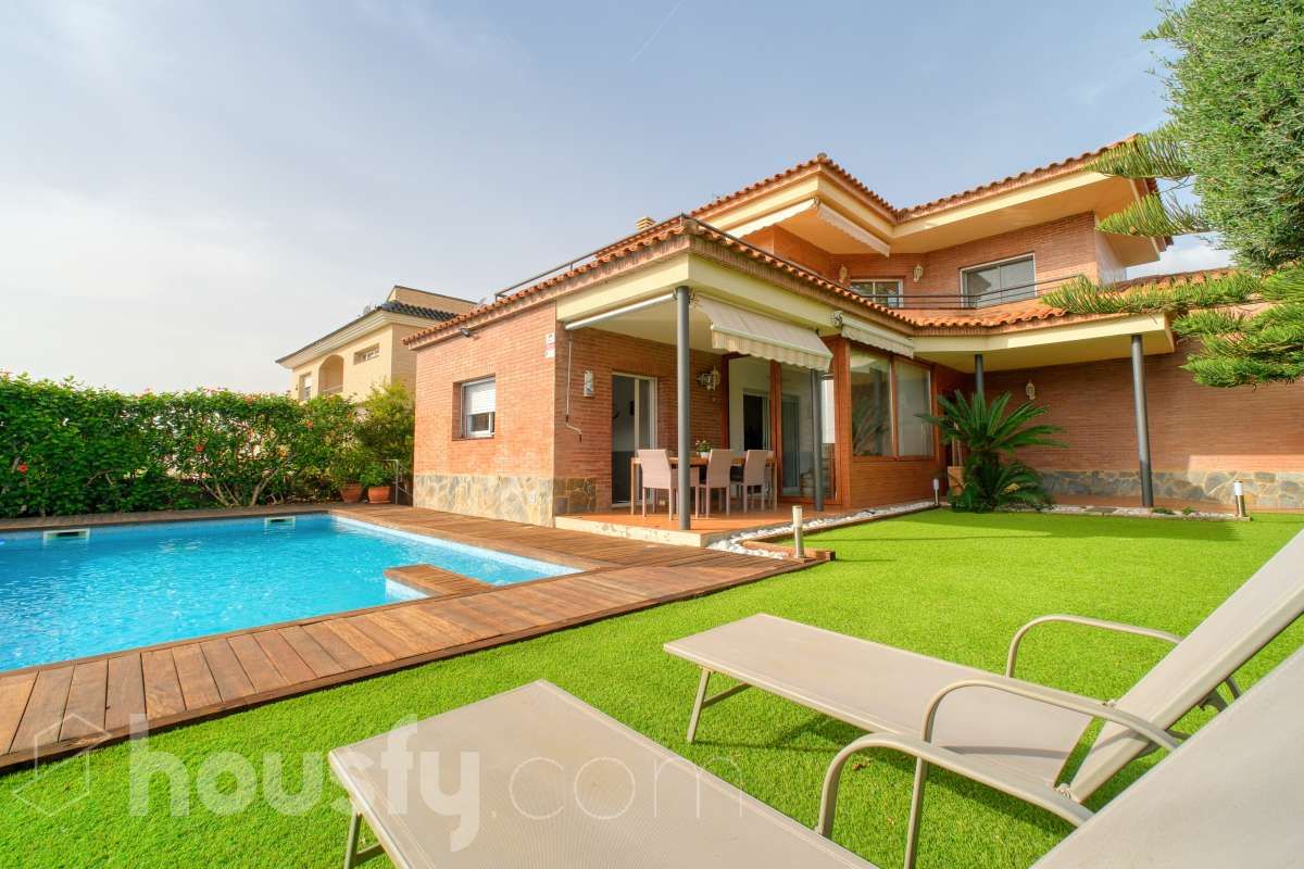 Garden of House or chalet for sale in La Pobla de Montornès    with Air Conditioner, Heating and Private garden