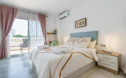 Dormitori de Casa adosada de lloguer en Mijas amb Aire condicionat, Terrassa i Balcó