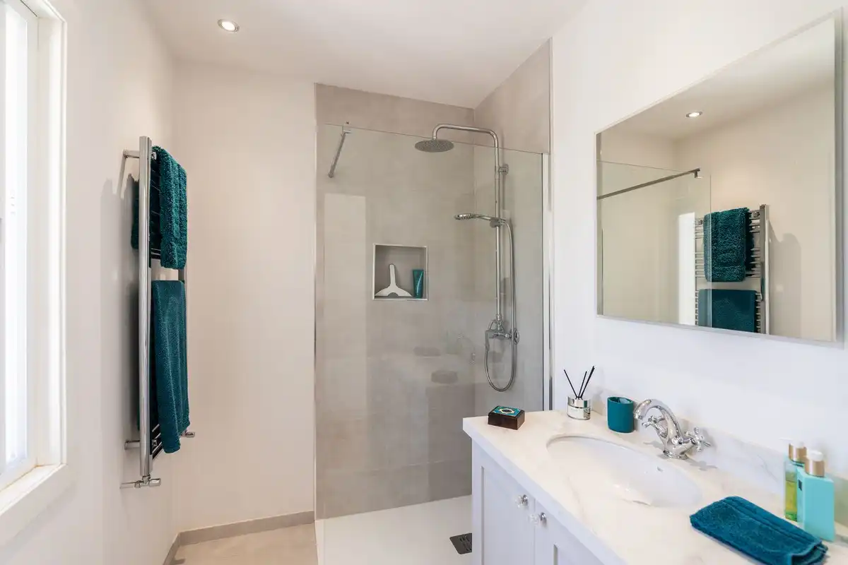 Bathroom of Detached homes for sale in Marbella  with Terrace and Storage room