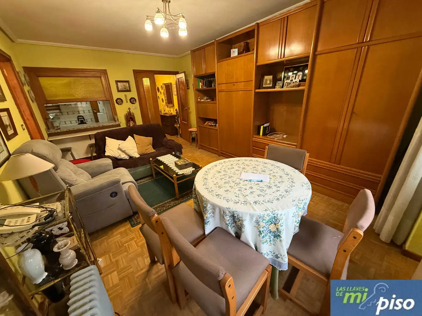 Sala de estar de Piso en venta en Valladolid con Calefacción, Parquet y Amueblado