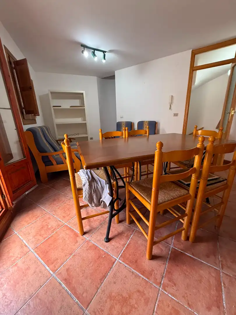 Menjador de Casa adosada en venda en Cortes de Arenoso amb Calefacció, Moblat i Forn