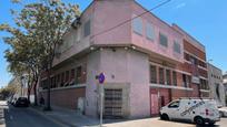 Vista exterior de Nau industrial en venda en Badalona amb Alarma