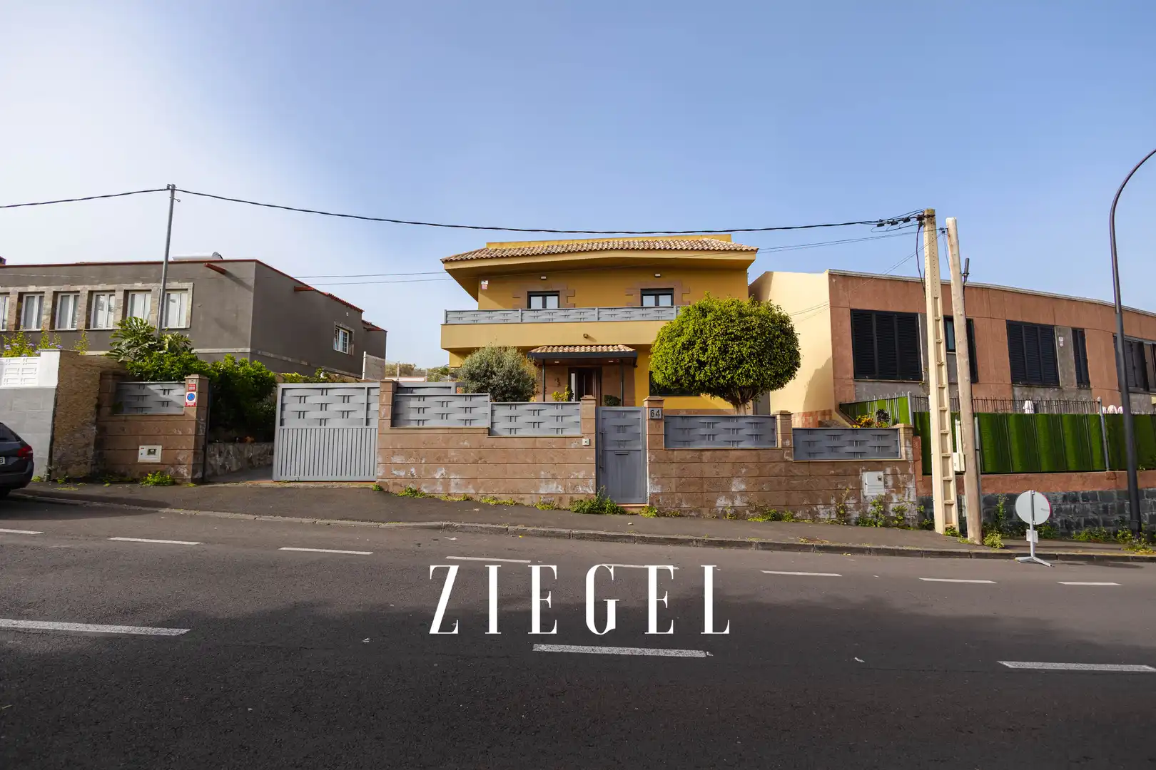 Vista exterior de Casa o xalet en venda en Tacoronte amb Aire condicionat, Jardí privat i Terrassa