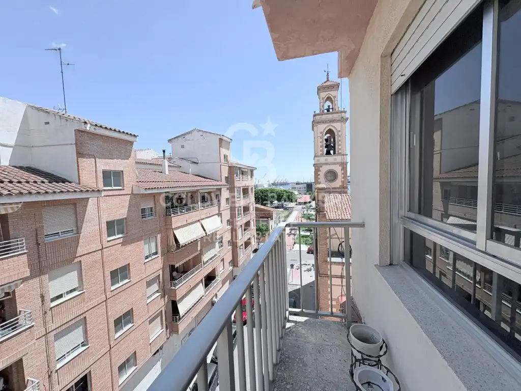 Vista exterior de Piso en venta en Castellón de la Plana / Castelló de la Plana con Aire acondicionado y Terraza