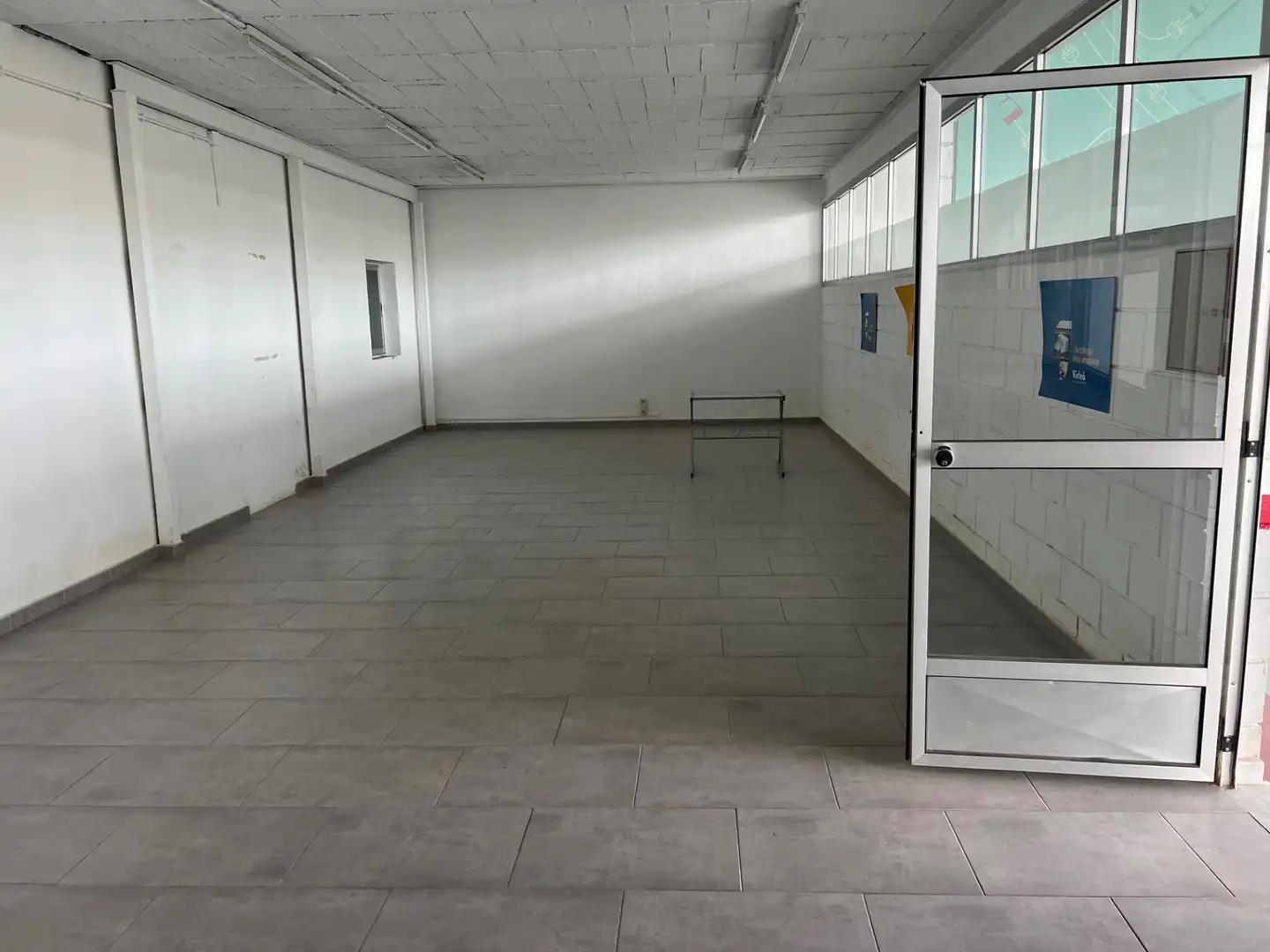 Nau industrial de lloguer en Quart de Poblet amb Alarma