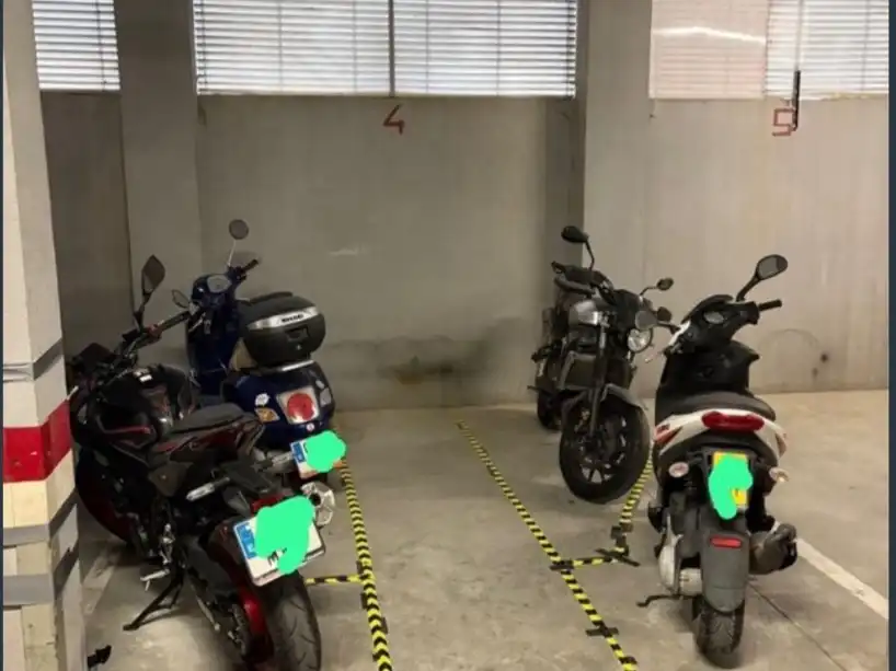 Garaje de alquiler en Carrer de Beniopa, 17, Beteró