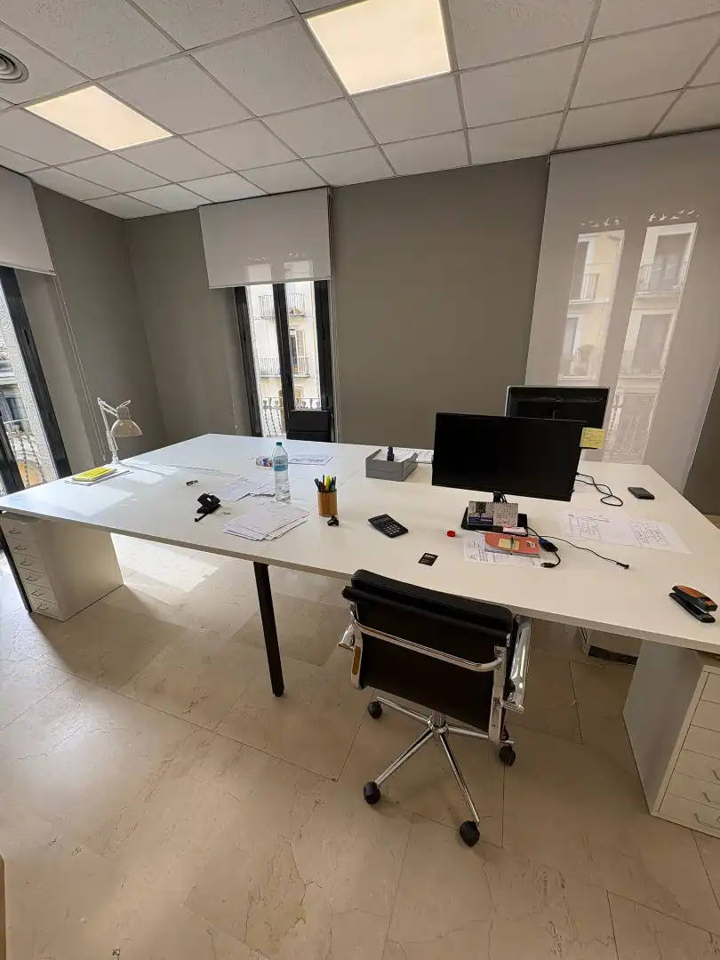 Oficina de alquiler en Avinguda de Sant Francesc, 4, Centre - Barri Vell