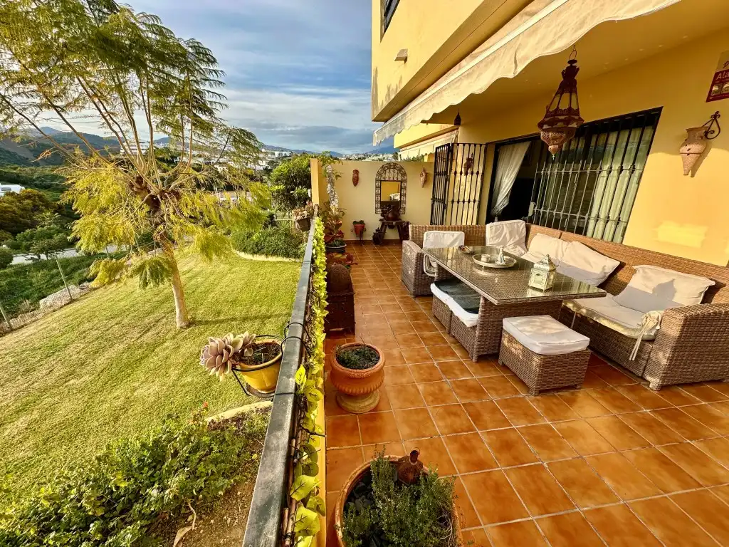 Jardín de Piso en venta en Estepona con Aire acondicionado, Terraza y Piscina