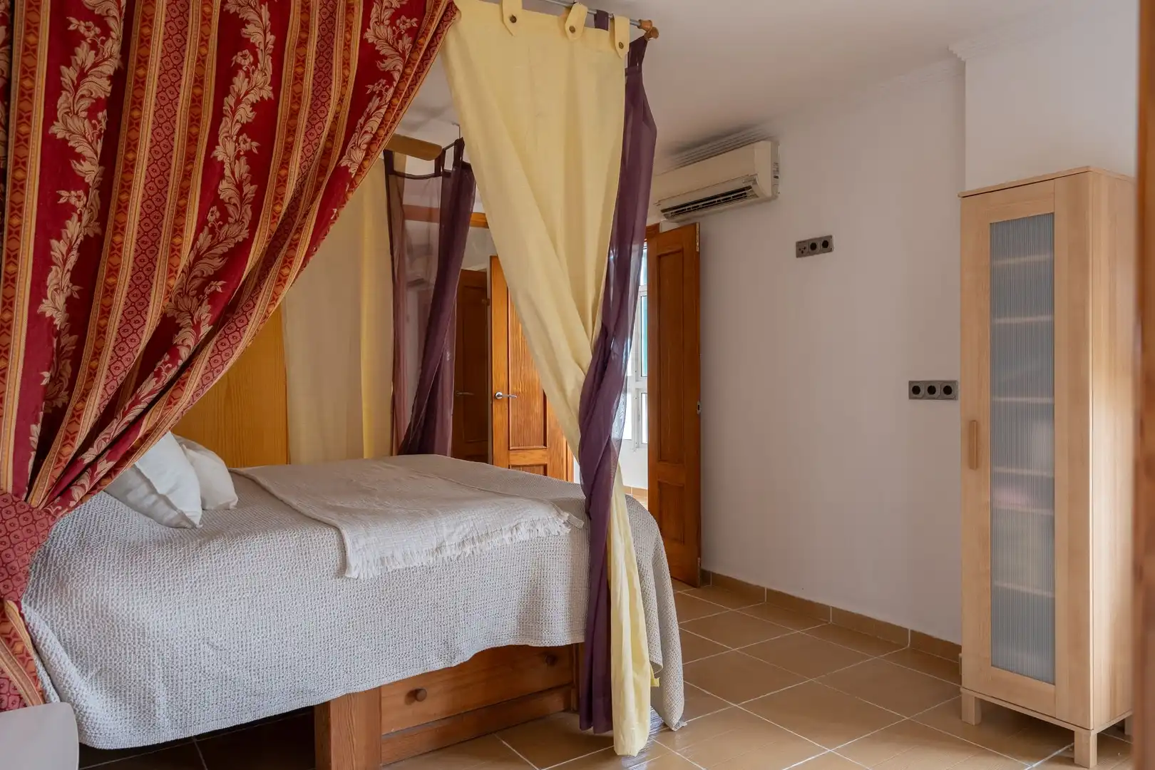 Dormitori de Apartament en venda en Fuengirola amb Terrassa