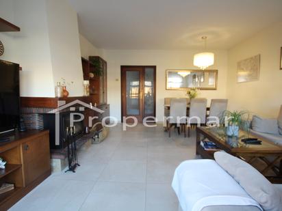 Living room of Single-family semi-detached for sale in Cardedeu  with Air Conditioner, Terrace and Balcony