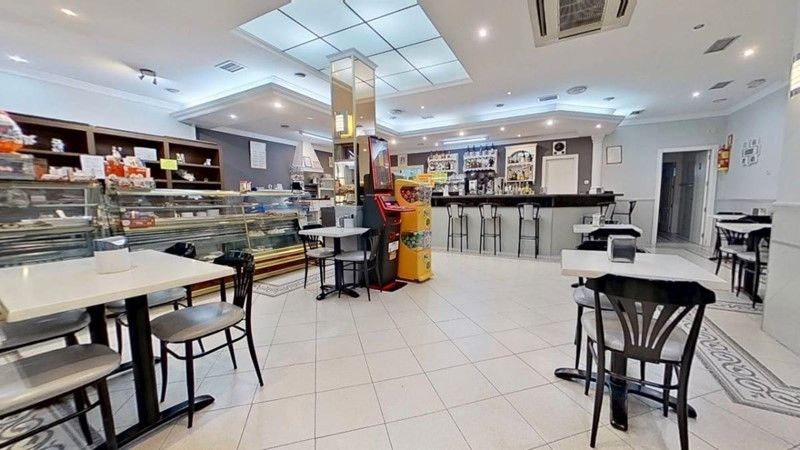 Premises for sale in La Zubia  with Air Conditioner and Furnished