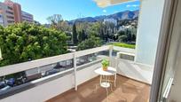 Vista exterior de Estudi en venda en Torremolinos amb Terrassa i Piscina comunitària