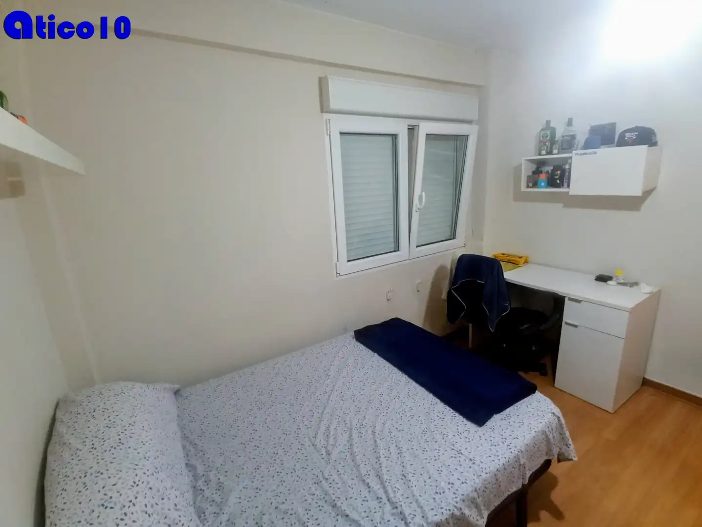 Dormitori de Pis en venda en Oviedo  amb Calefacció, Parquet i Traster