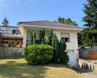 Vista exterior de Casa o xalet en venda en Gijón  amb Terrassa i Balcó