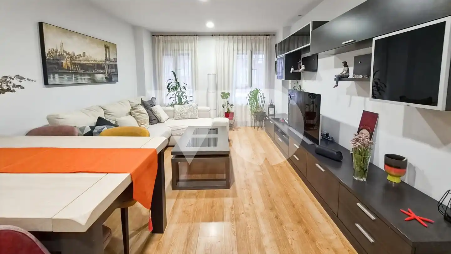 Living room of Flat for rent in Madrid  with Air Conditioner and Parquet flooring