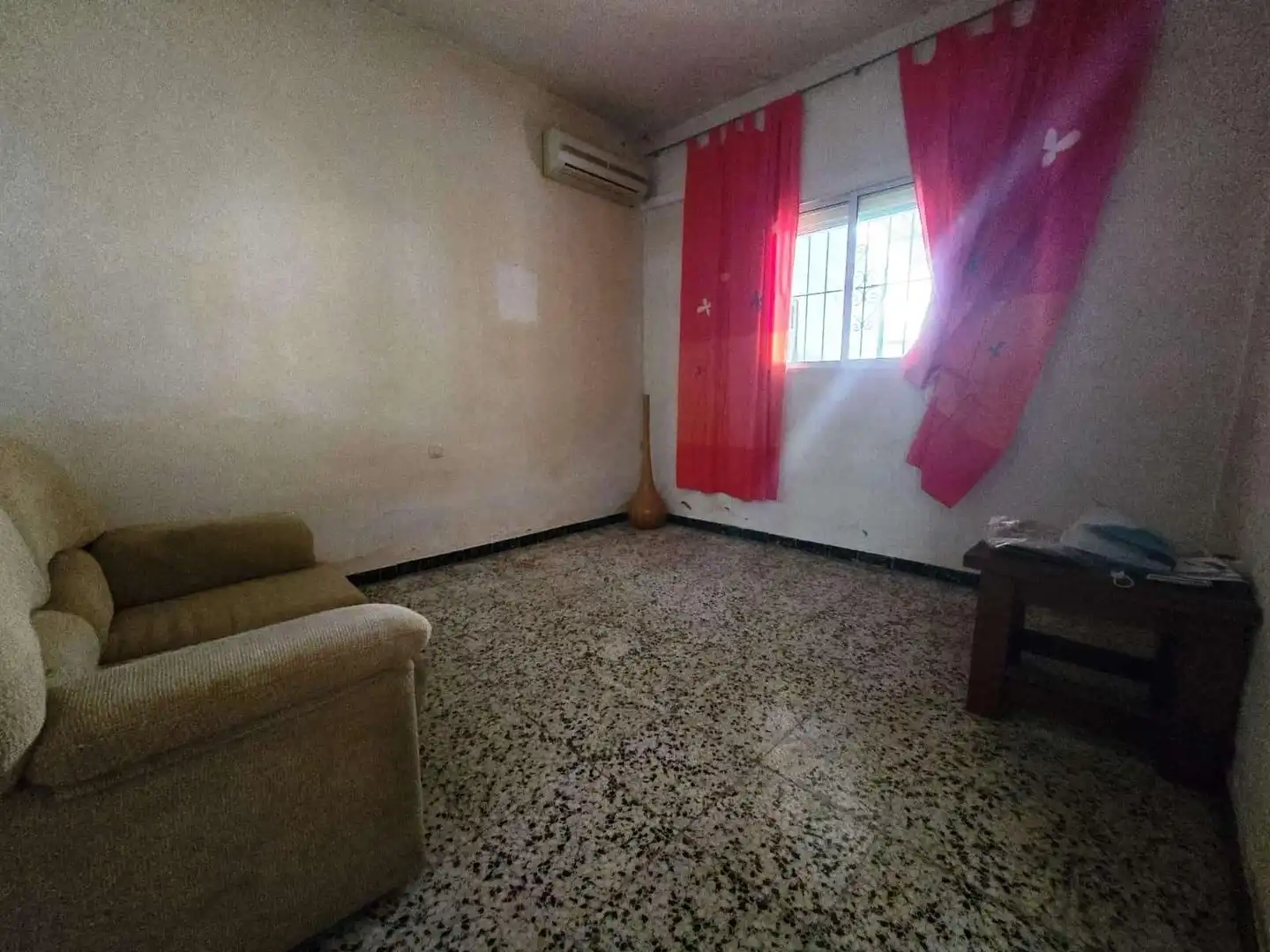 Houses for sale in Gines  with Air Conditioner, Terrace and Storage room