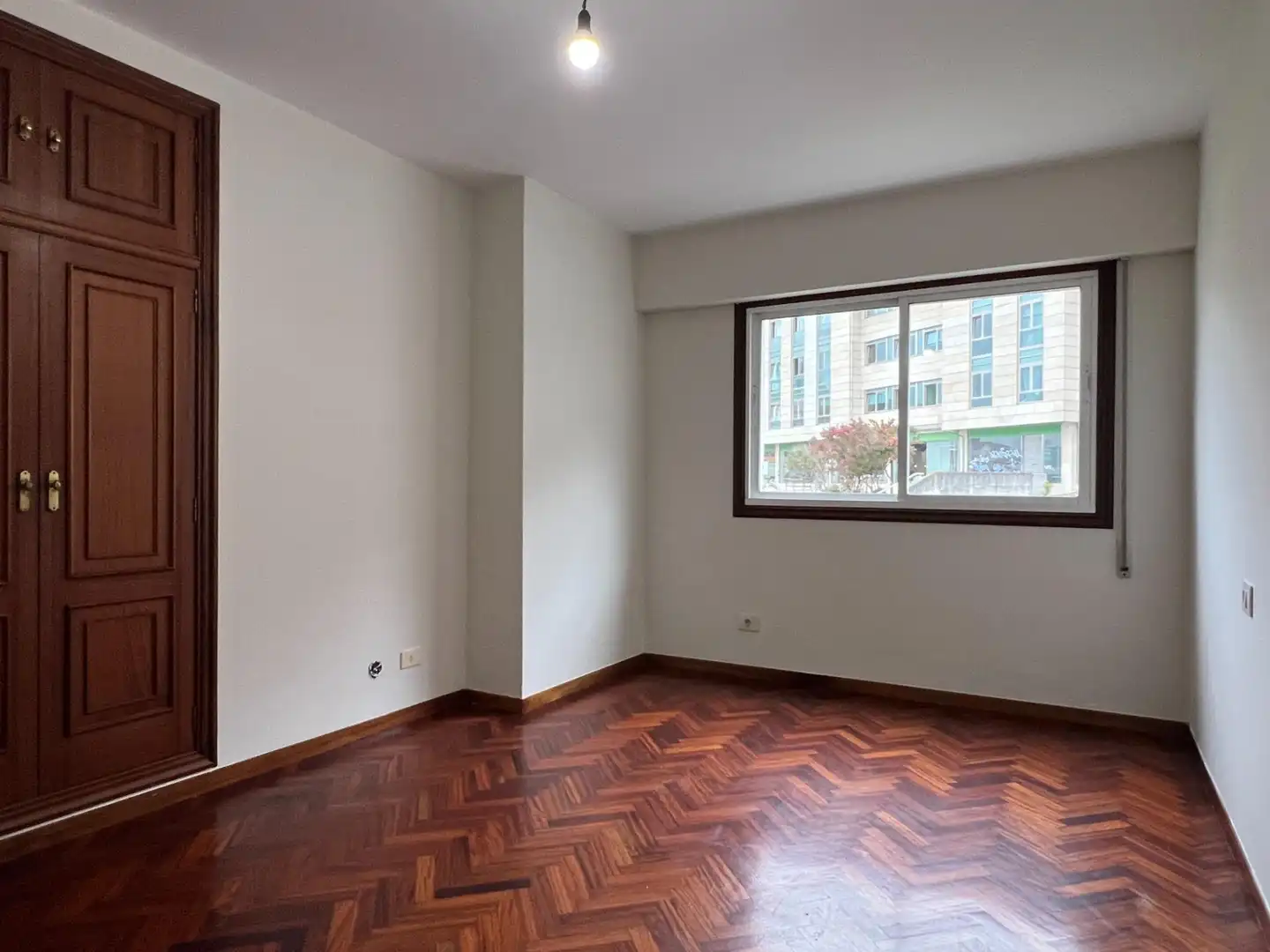 Dormitori de Pis de lloguer en Cambre  amb Parquet i Traster