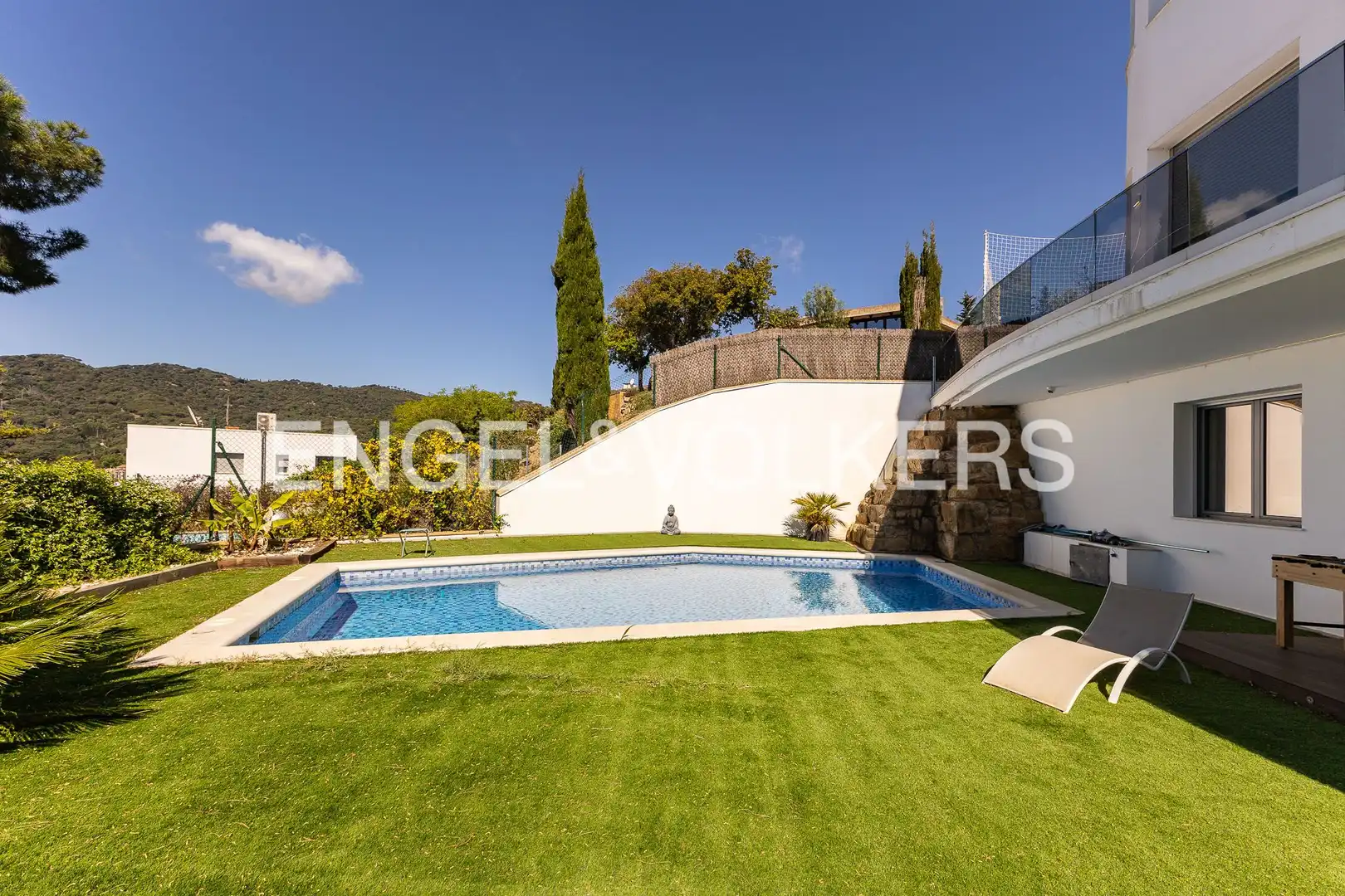 Vista exterior de Casa o xalet en venda en Vilassar de Dalt amb Aire condicionat, Calefacció i Jardí privat