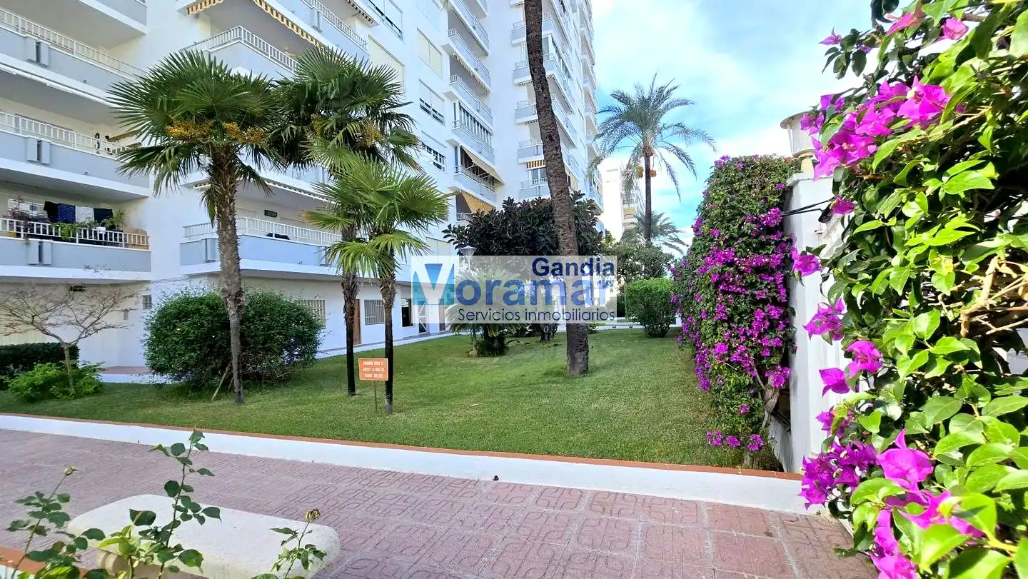 Vista exterior de Apartamento de alquiler en Gandia con Aire acondicionado, Calefacción y Piscina comunitaria