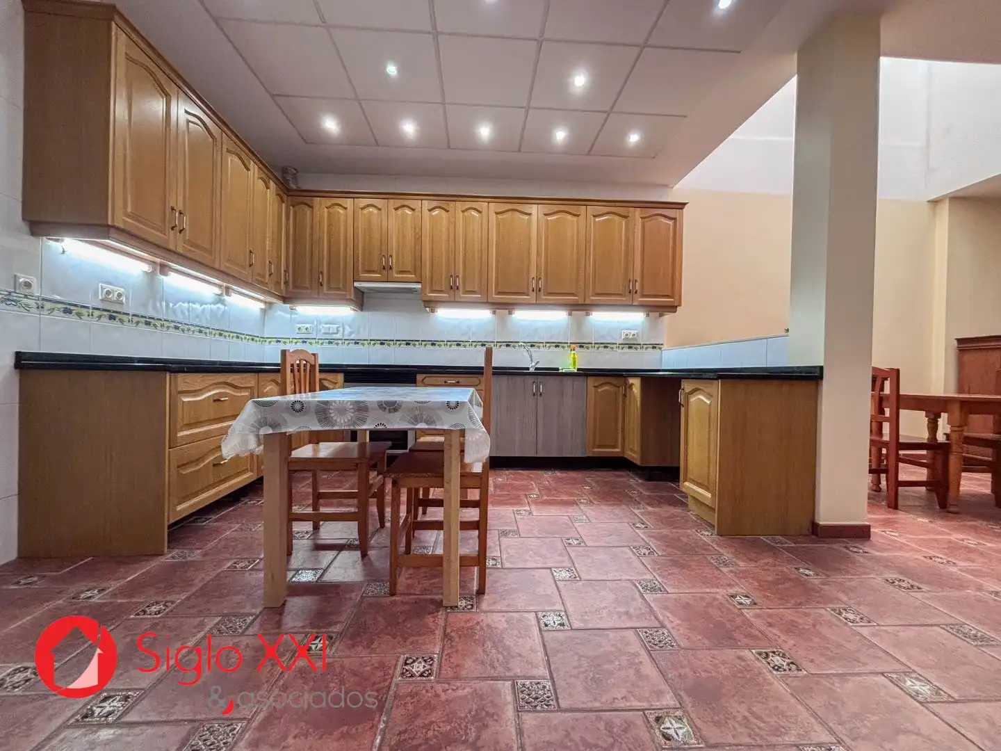 Casa con terraza en venta en Madrigal, imagen 2