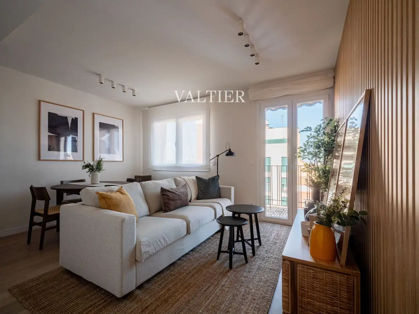 Living room of Flat for rent in Madrid  with Terrace and Furnished