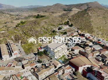 Piano terra con balcone in vendita a Hondón de las Nieves / El Fondó de les Neus