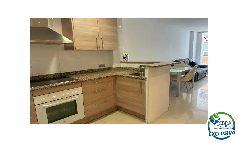 Cuina de Pis en venda en Roses amb Calefacció, Terrassa i Forn