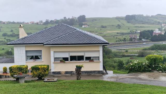 Casa-chalet en Venta en Bárcena de Cudón - Gomazo